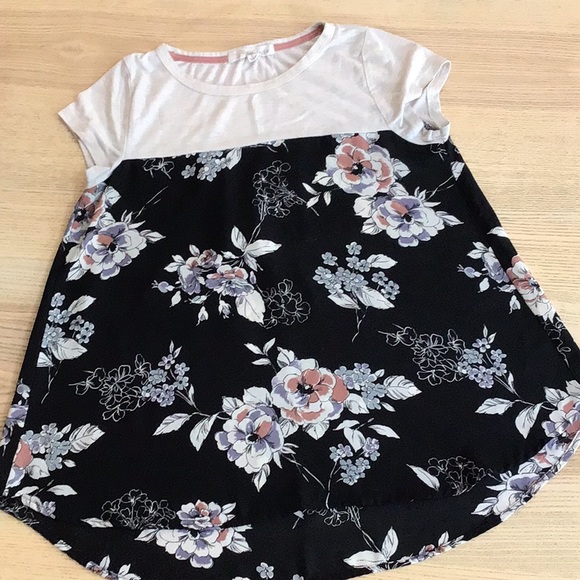 Rewind Tops - Juniors floral top